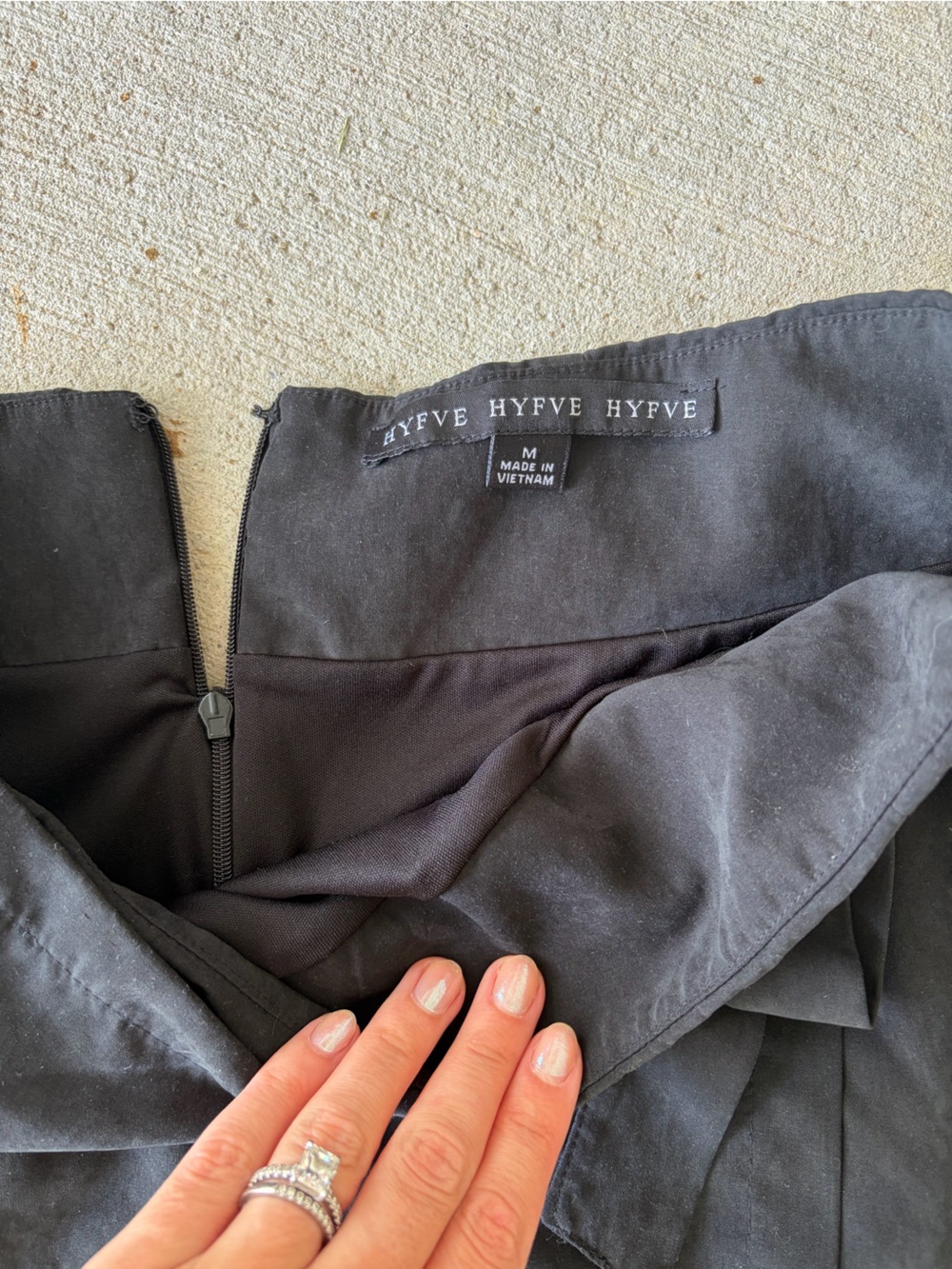 Black wrap skirt- size medium but fits like a small 4/6 - Picture 2 of 2
